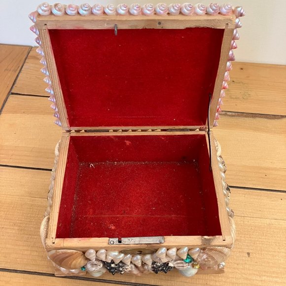 Sea Shell Wood Trinket Box Vintage Ocean Mermaid Treasure Jewelry Chest 6" long - Picture 3 of 9